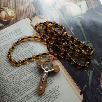 Религиозни кафяви стъклени перли ретро кръст висулка с множество молитвени мъниста Исус молитва кръст мъжки и дамски колиета