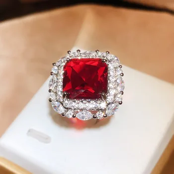 Мода Нова принцеса площад гълъб червен рубинен пръстен жени покритие бяло злато луксозен диамантен пръстен луксозни бижута сватбен подарък